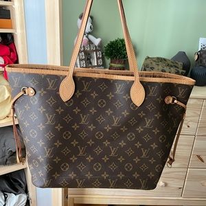 Louis Vuitton MM Neverfull